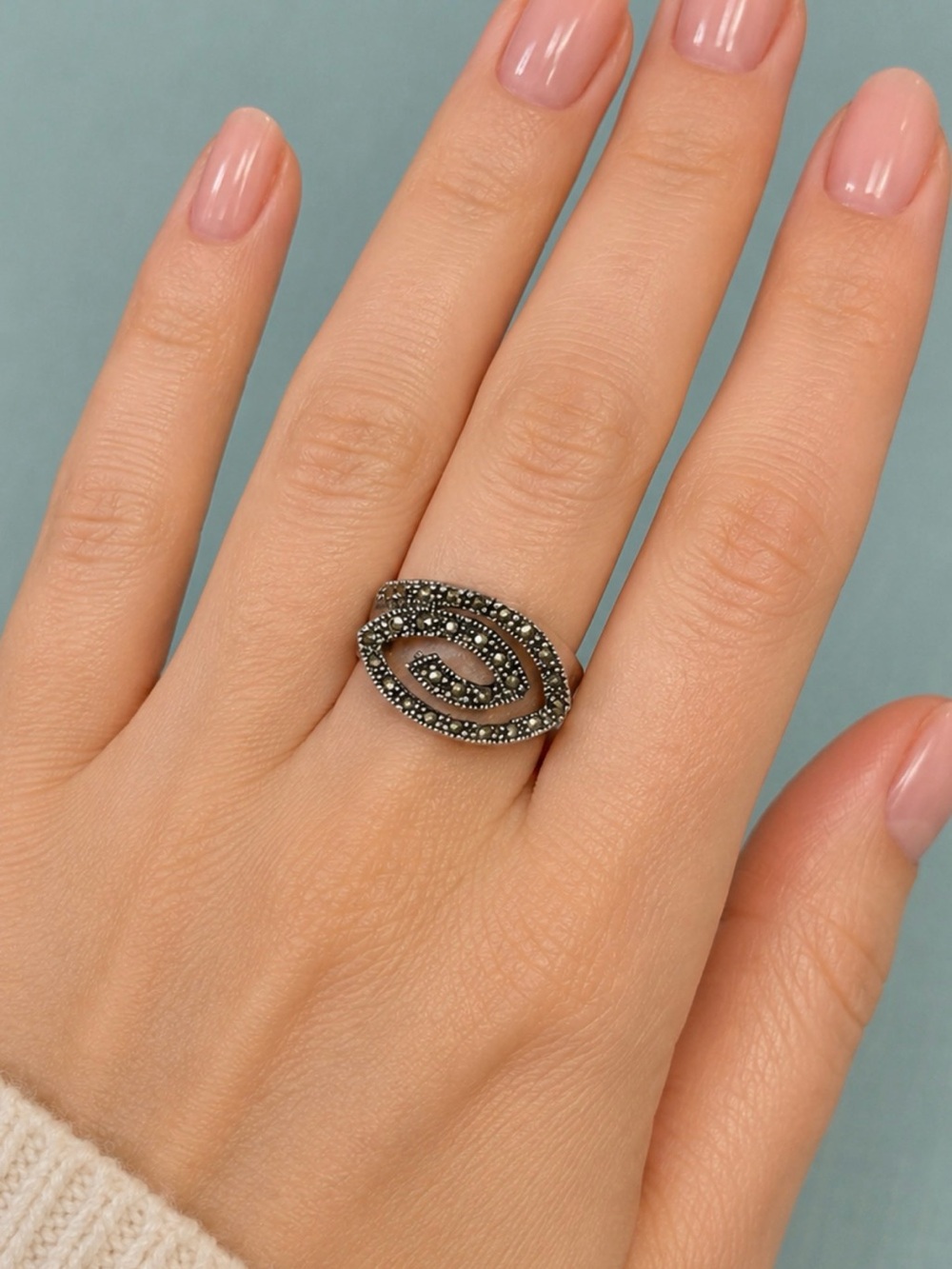 Vintage Sterling Silver Marcasite Oval Swirl Ring